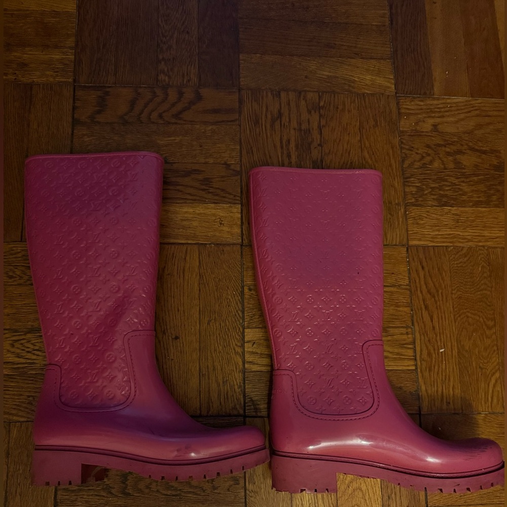 Authentic Louis Vuitton Women's Pink Rain Boots size 39 - Picture 2 of 7